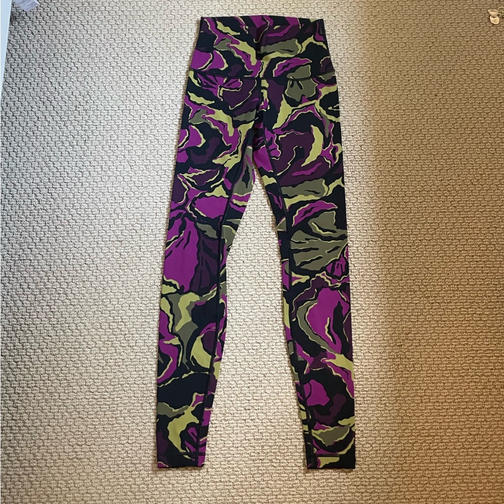 Lululemon printed Wunder Under/Wunder Train leggings